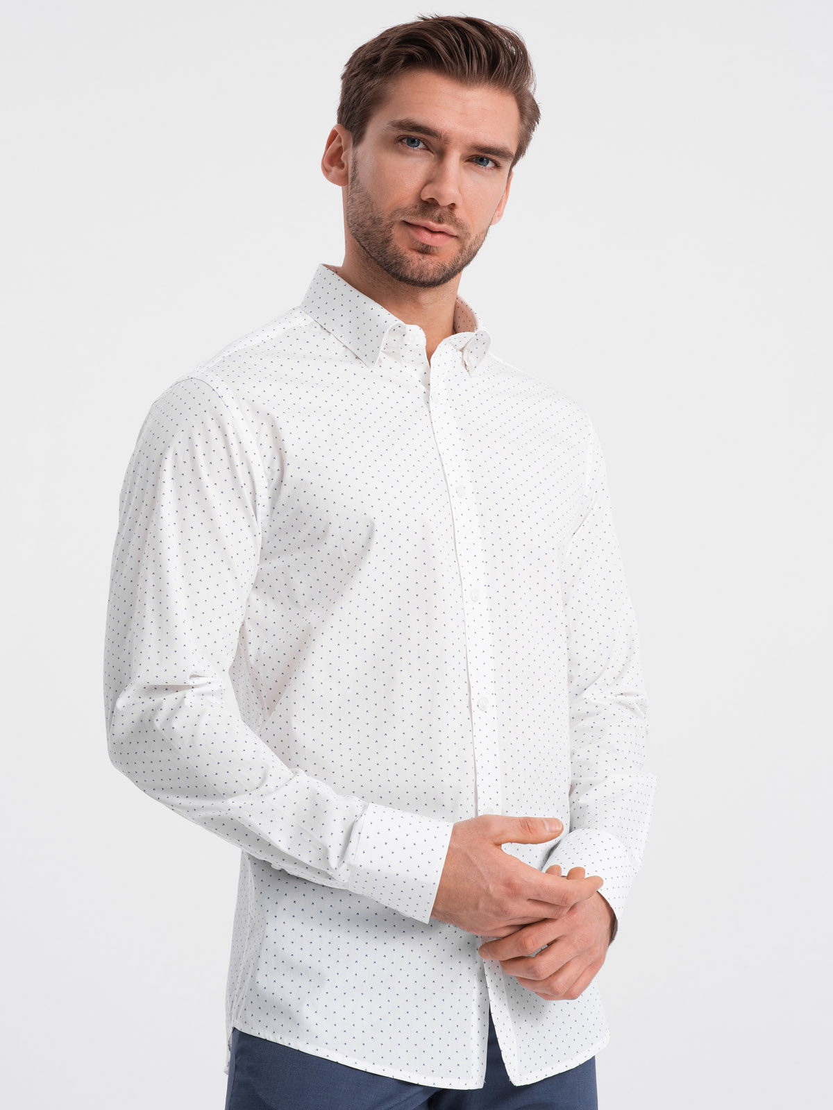 Levně Pánská klasická bavlněná košile SLIM FIT s mikro vzorem - bílá V1 OM-SHCS-0156
