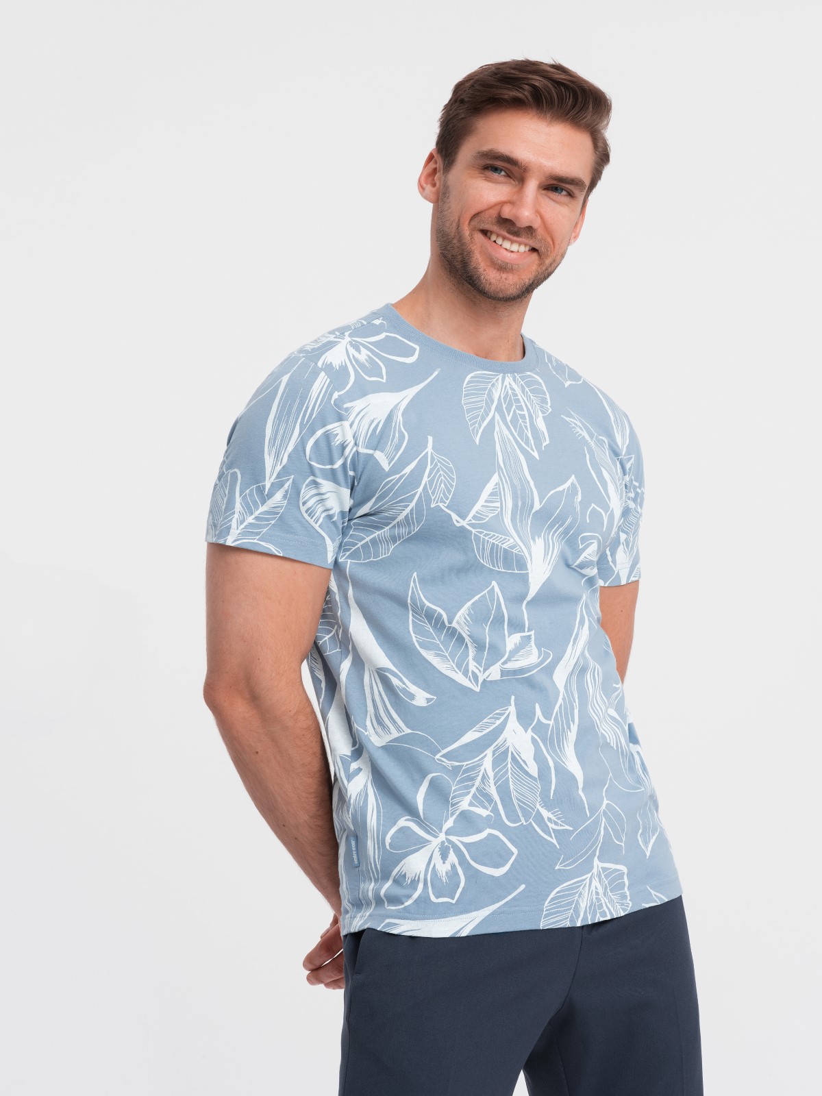 Levně Pánské tričko s celoplošným potiskem a kontrastními listy - modré V2 OM-TSFP-0180