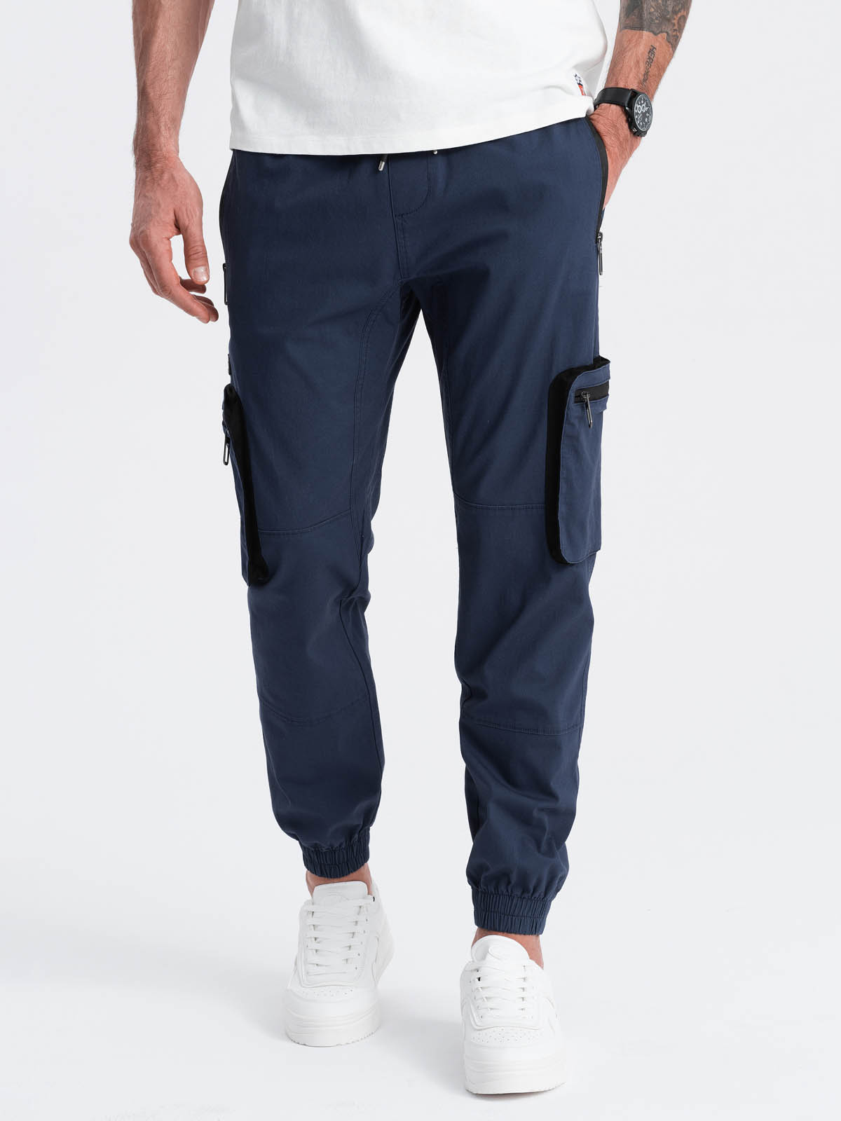 Levně Pánské kalhoty JOGGER s cargo kapsami na zip - tmavě modré V5 OM-PAJO-0135
