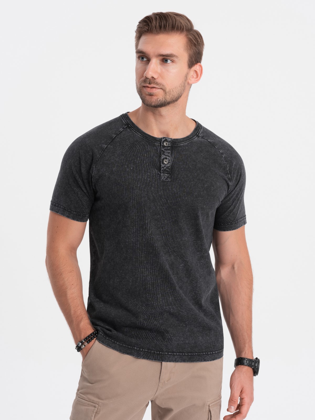 Levně Pánské tričko s výstřihem henley - černé V1 S1757