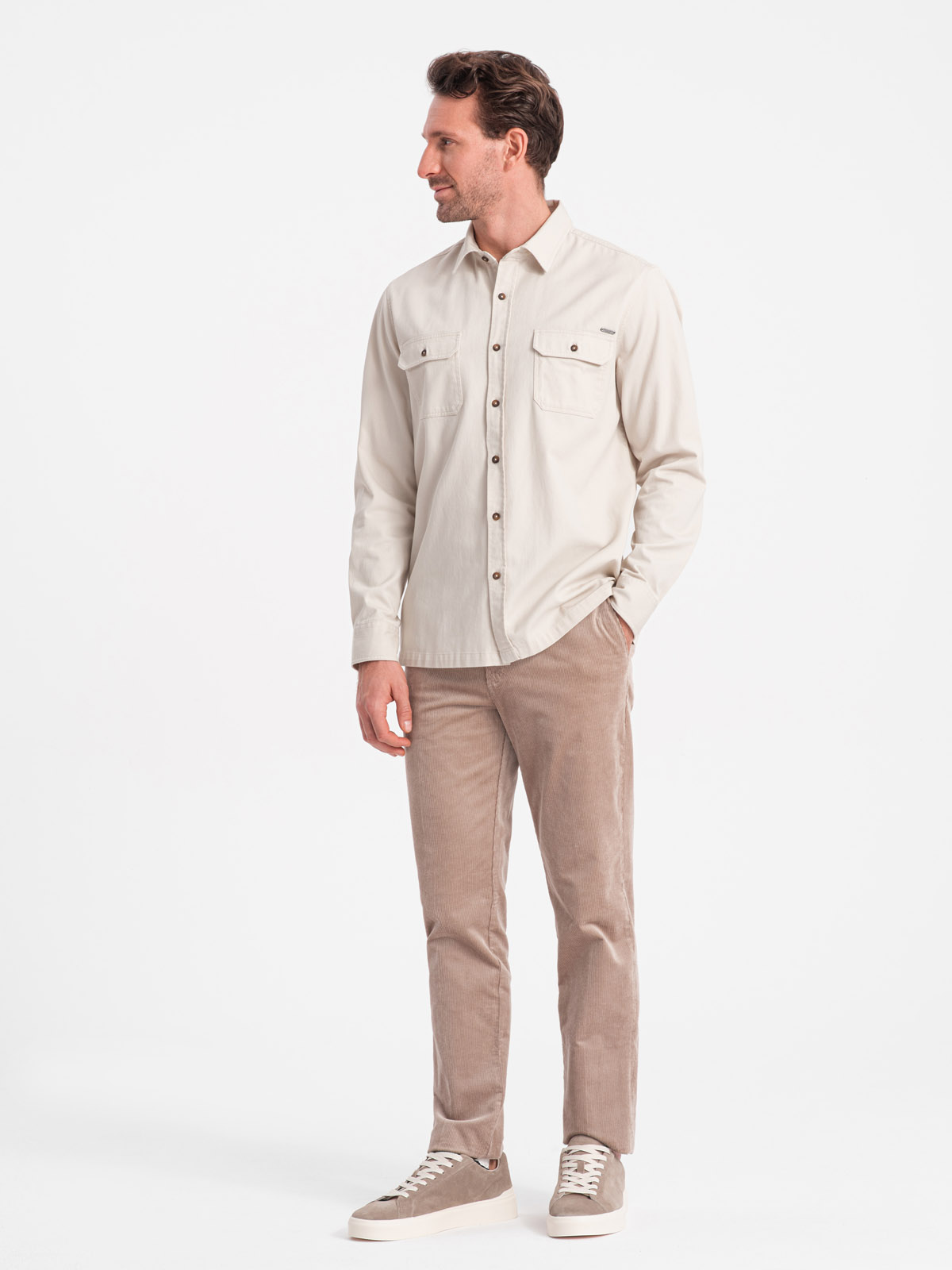 Levně Pánská bavlněná košile REGULAR FIT s kapsami na knoflíky - krémová V1 OM-SHCS-0146