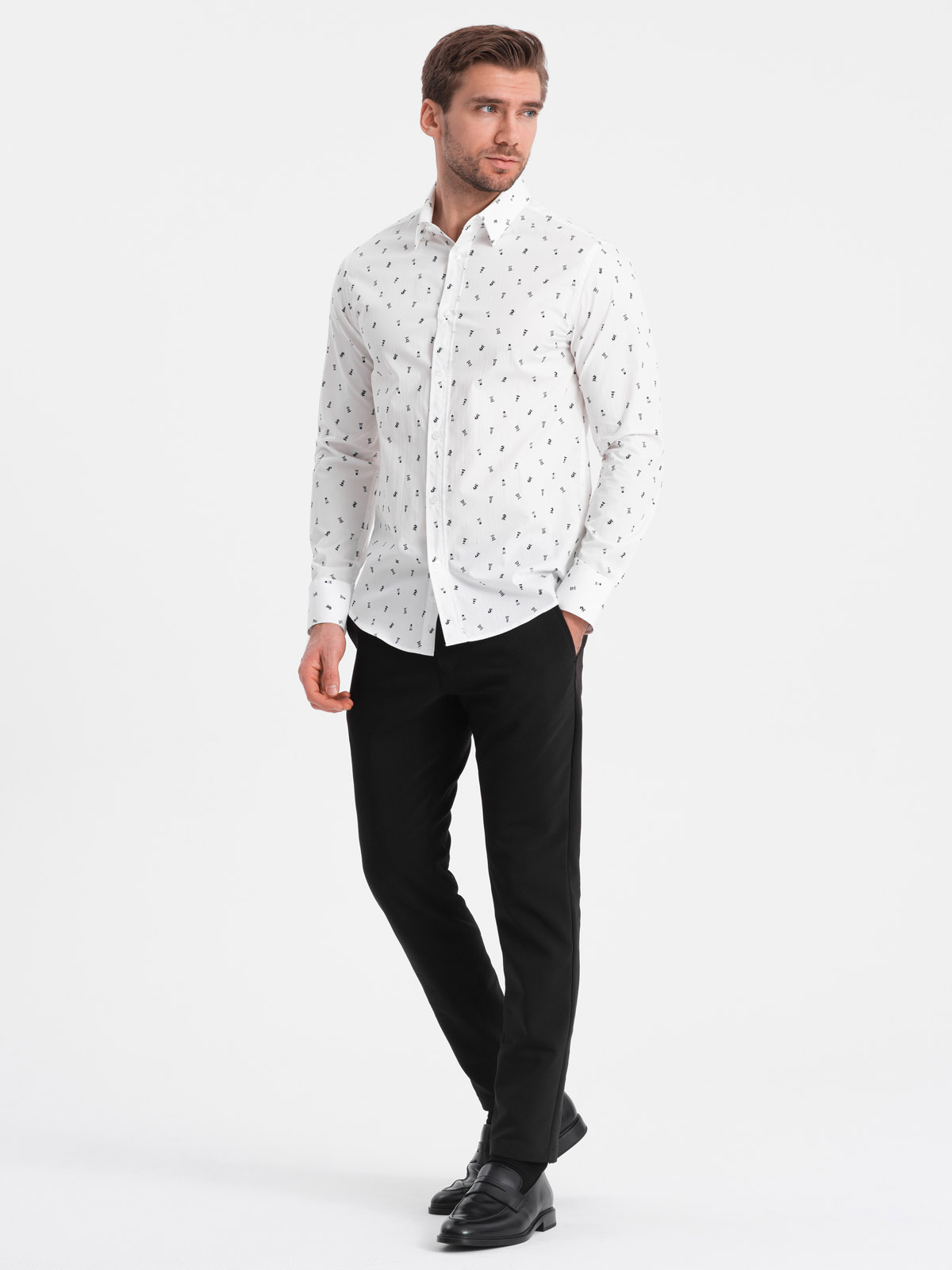 Levně Pánská vzorovaná bavlněná košile SLIM FIT - bílá V2 OM-SHCS-0151