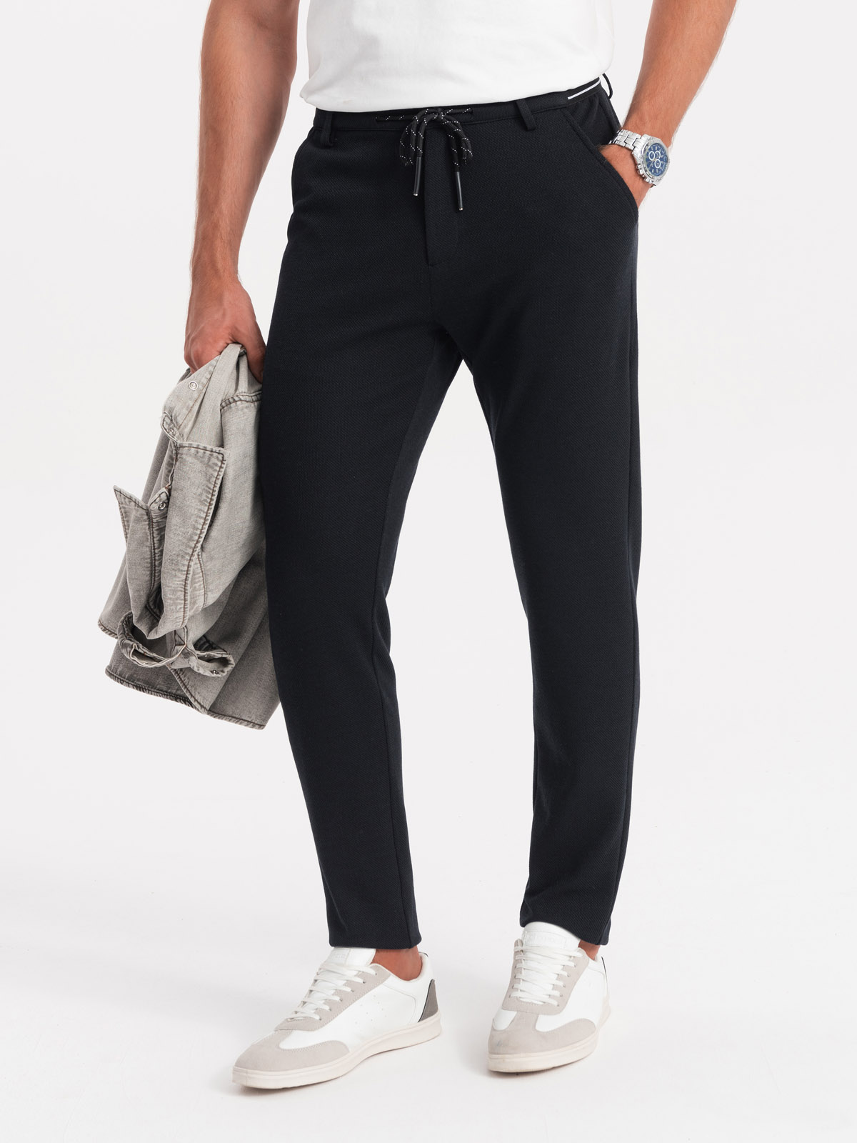 Levně Pánské pletené kalhoty s elastickým pasem - černé V4 OM-PACP-0116