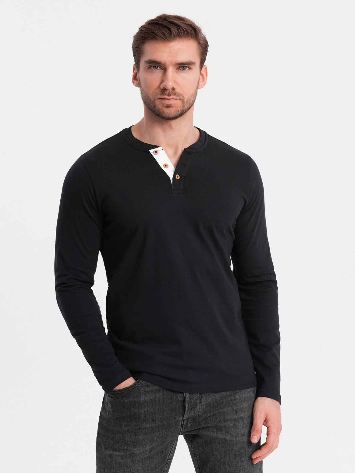 Levně Pánské tričko s dlouhým rukávem a knoflíky u výstřihu - černé V4 OM-LSCL-0107