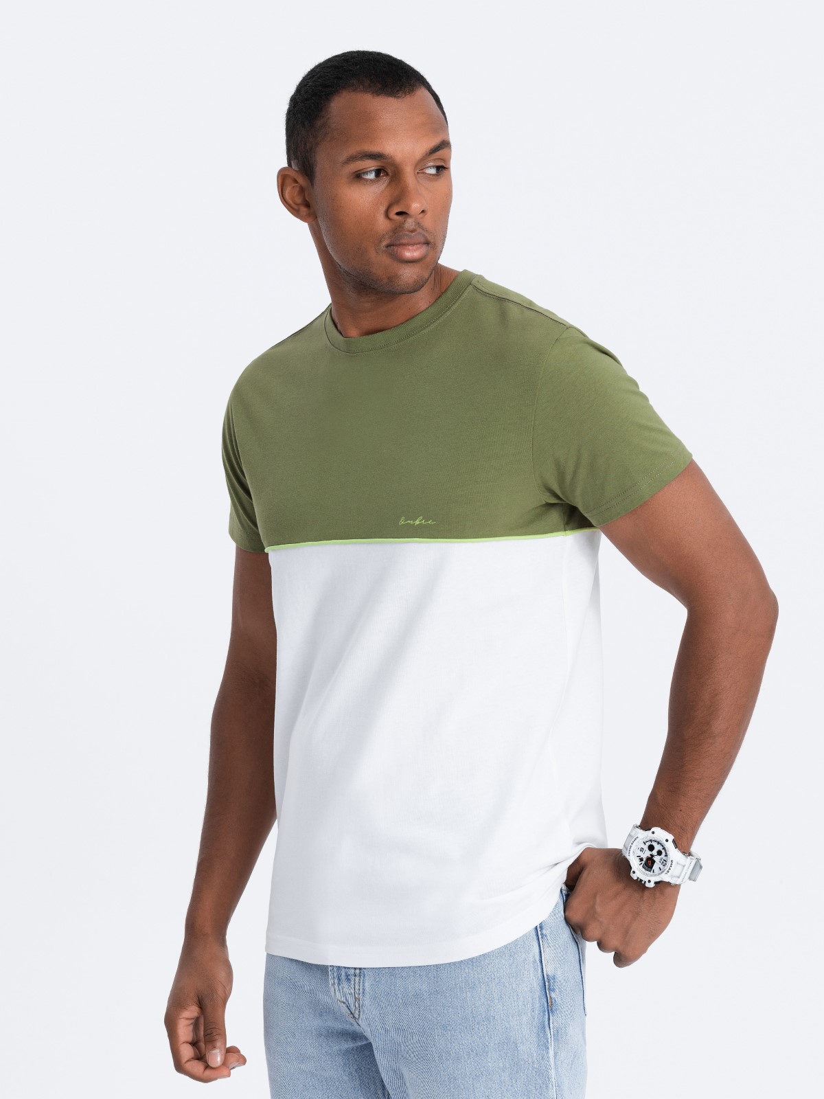 Levně Pánské dvoubarevné bavlněné tričko - olivové a bílé V5 S1619