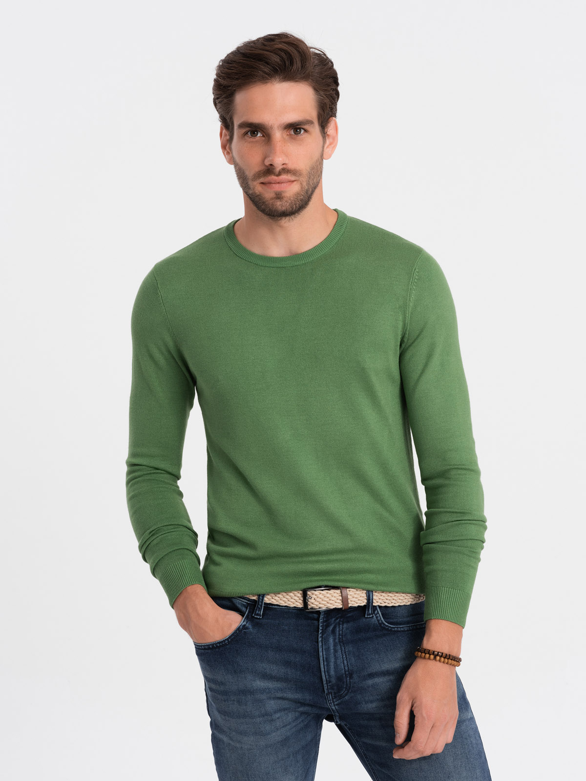 Levně Klasický pánský svetr s kulatým výstřihem - zelený V13 OM-SWBS-0106