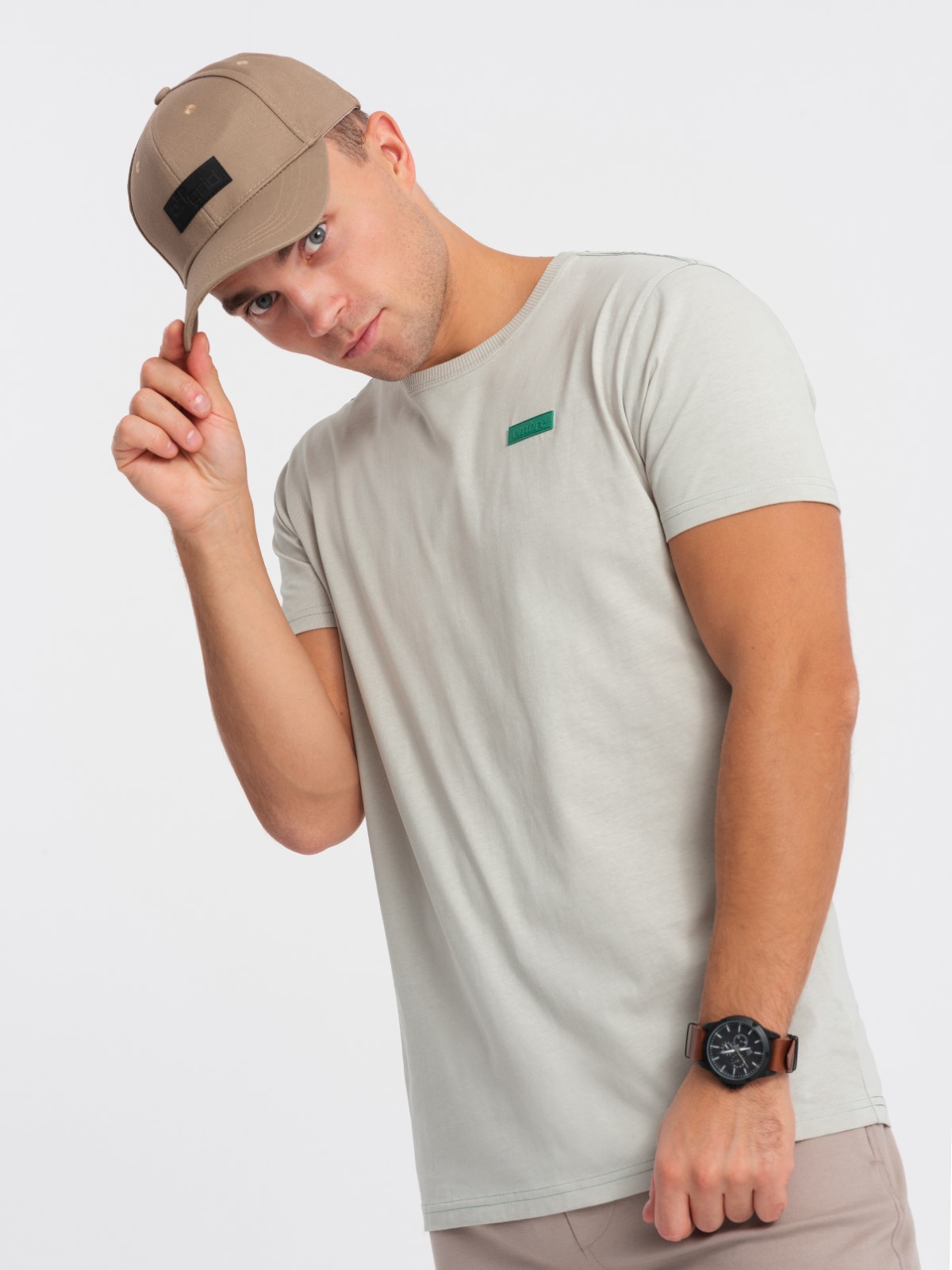 Levně Pánské kontrastní bavlněné tričko - světle šedé V2 OM-TSCT-0151
