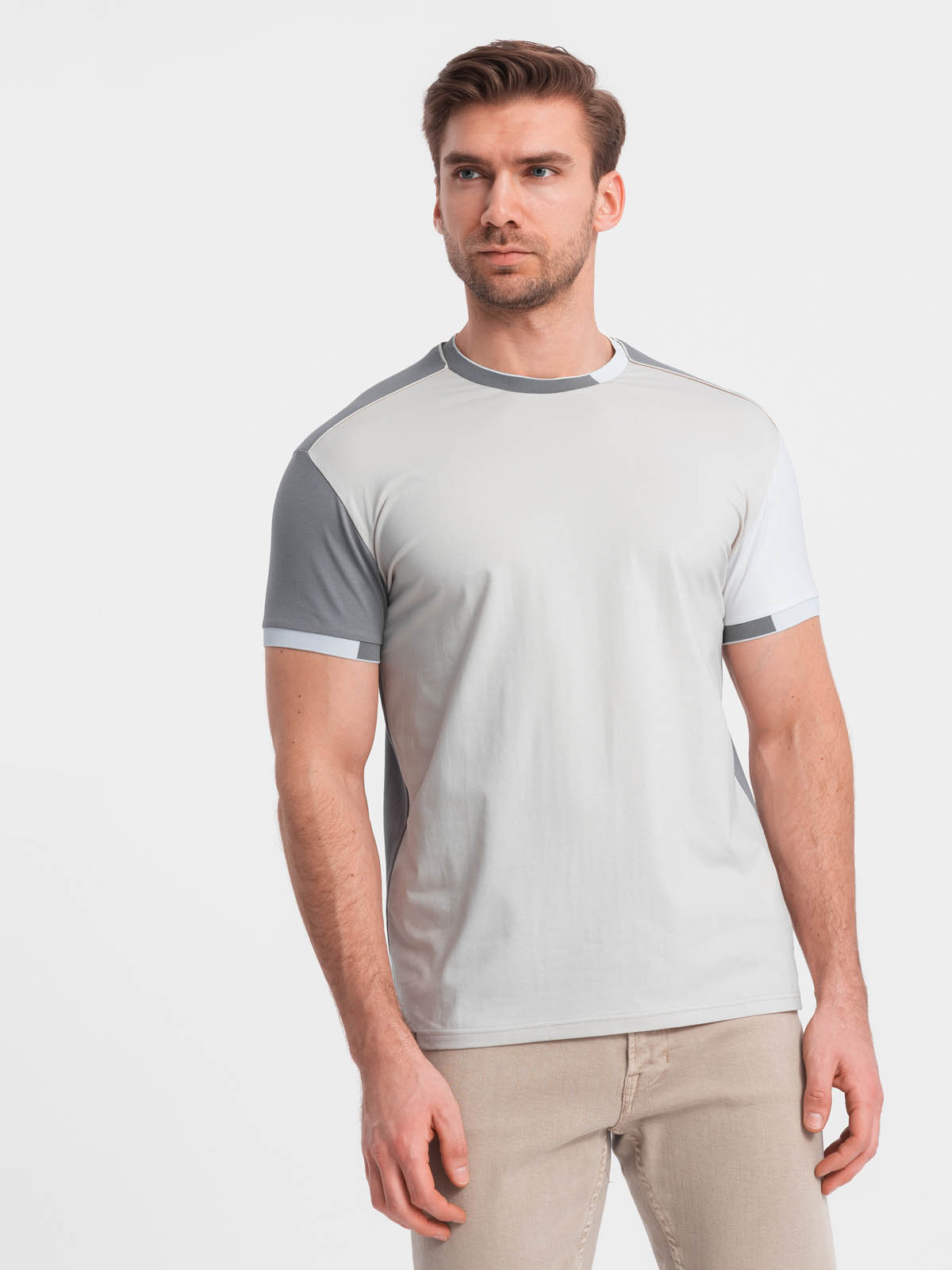 Levně Pánské elastanové tričko s barevnými rukávy - šedé V4 OM-TSCT-0176
